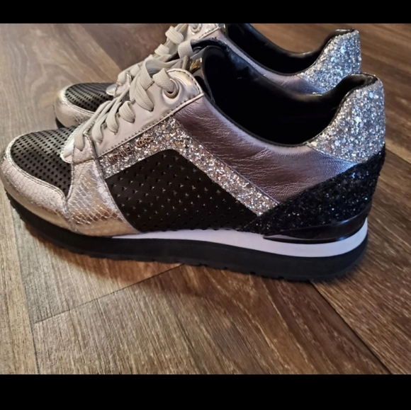 Michael kors Size 7 Trainer - Picture 2 of 3